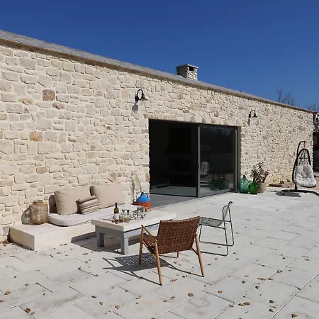 House Legacy Zadar Willa *